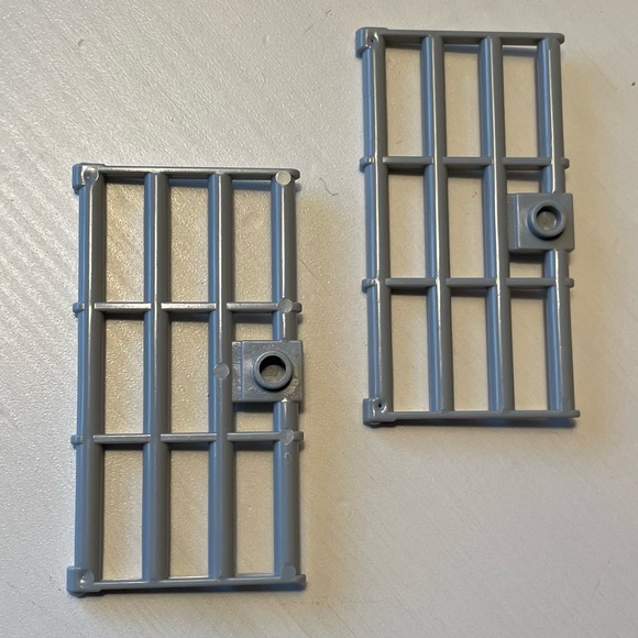 LEGO City Police Replacement Pieces - Doors 60621, Bars 30055, Plate 4151 - Picture 3 of 14